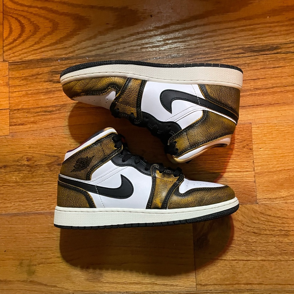 “Wear Away Taxi” Jordan 1s